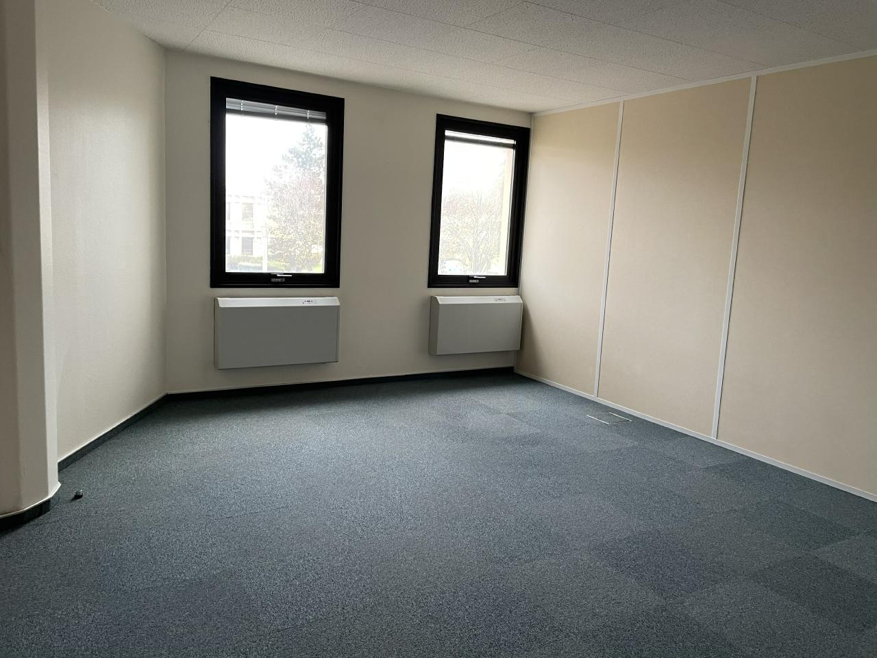 Bureau Saint-Aubin 318m² Location bureau Saint-Aubin Essonne OLBUR2208061 4